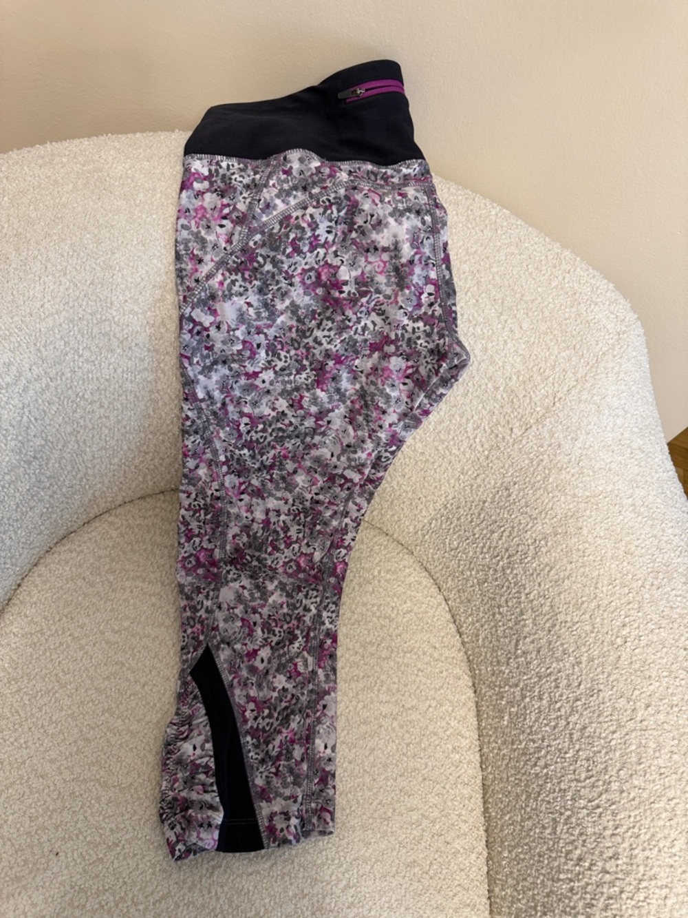 MPG Women's Purple Floral Print Performance Leggings with Black Waistband